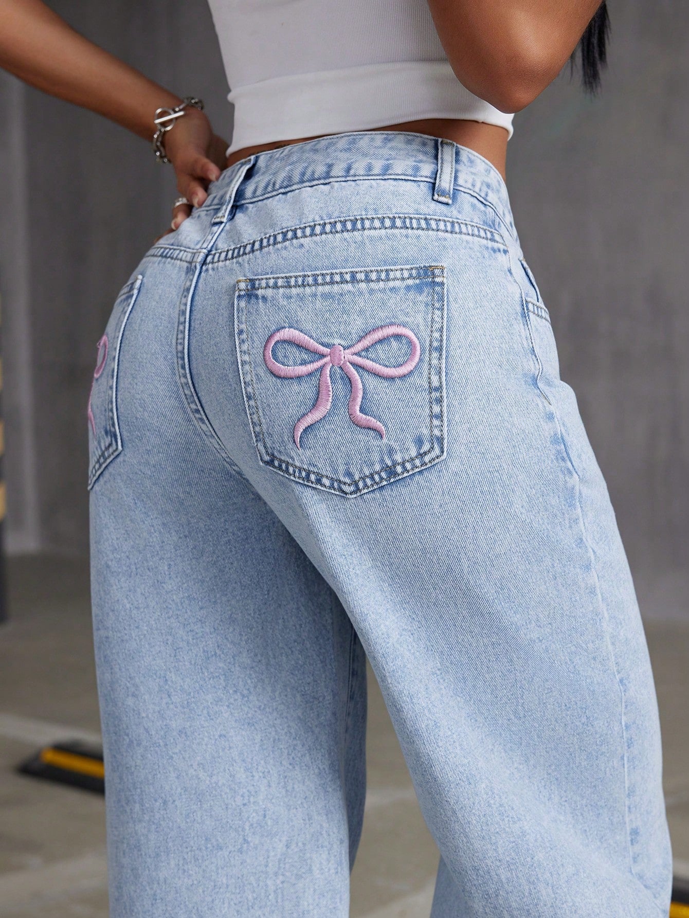 SHEIN ICON Women Embroidered Bowknot Washed Denim Jeans Light Wash