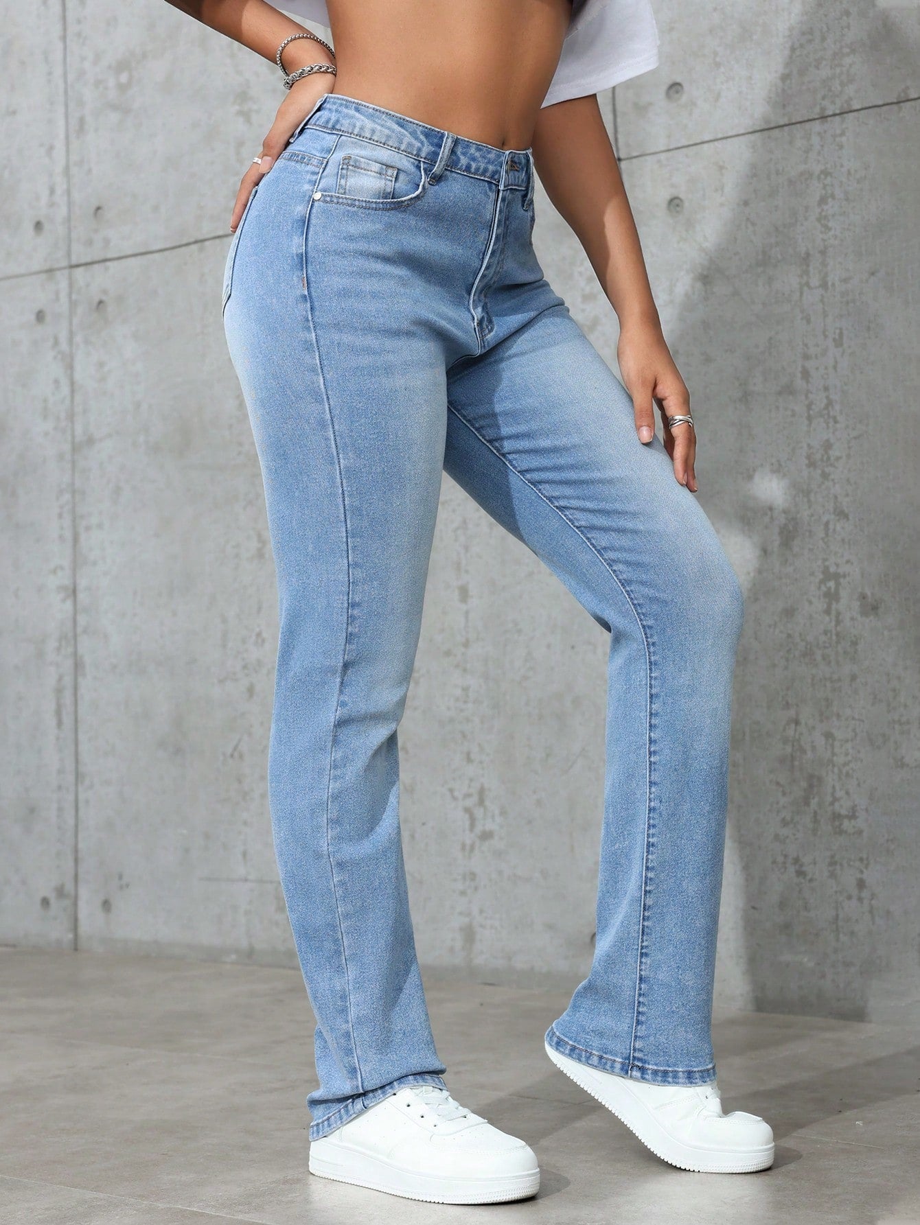 SHEIN EZwear Women's Loose Fit Casual Denim Jeans With Pockets Light Wash
