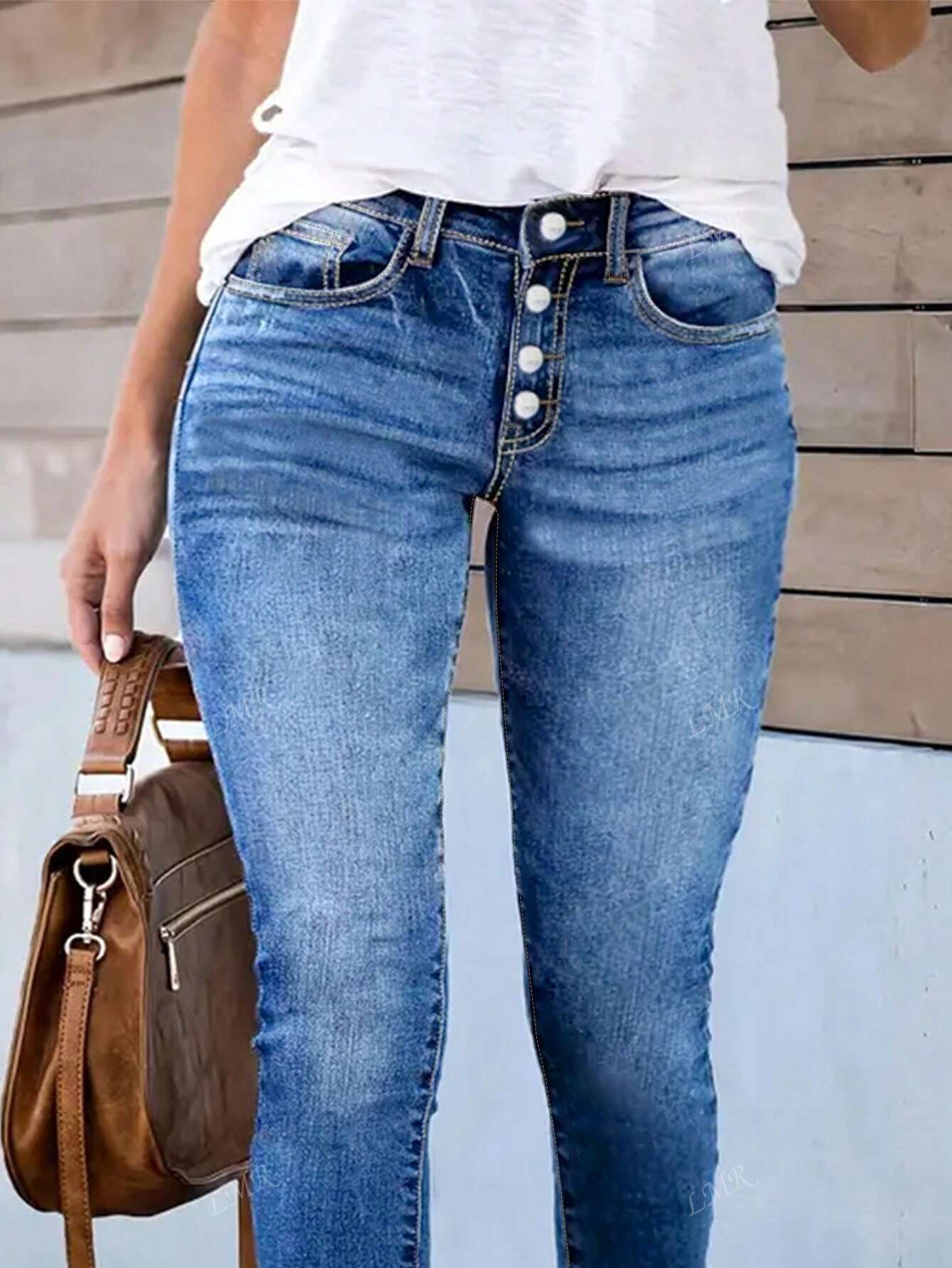 Women's Button Waist Belt Loop Pocket Fashion Streetwear Casual Skinny Stretch Jeans Light Wash