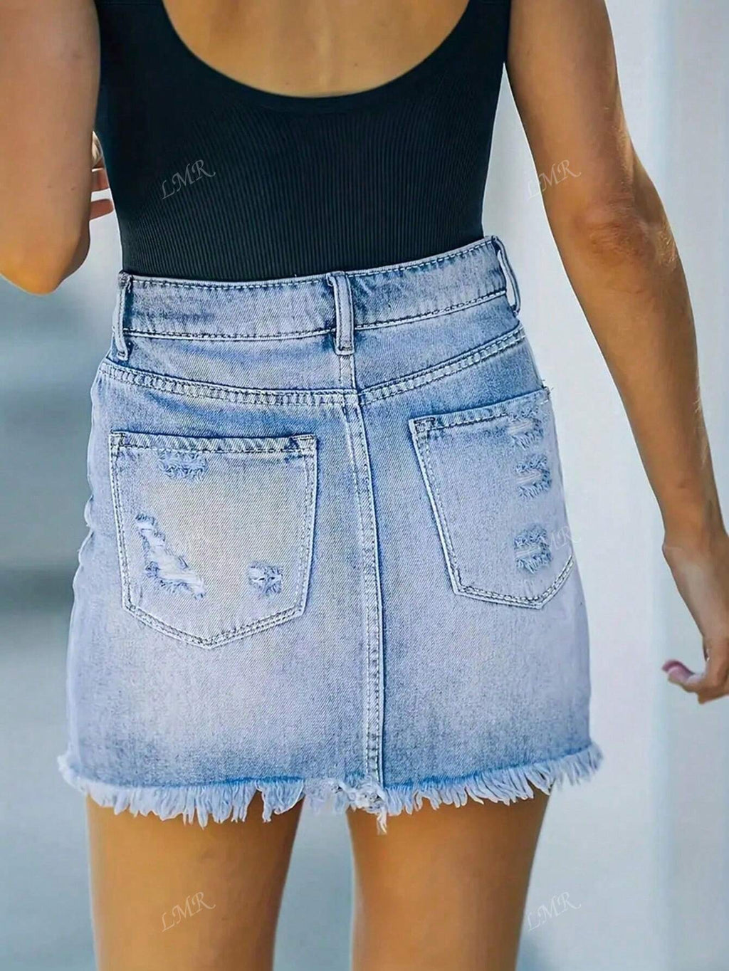 Women's Pockets Distressed Frayed Hem Fashionable Denim Mini Skirt Blue